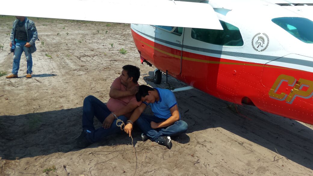 Avião boliviano preso em Tangará com 450 kg de cocaína