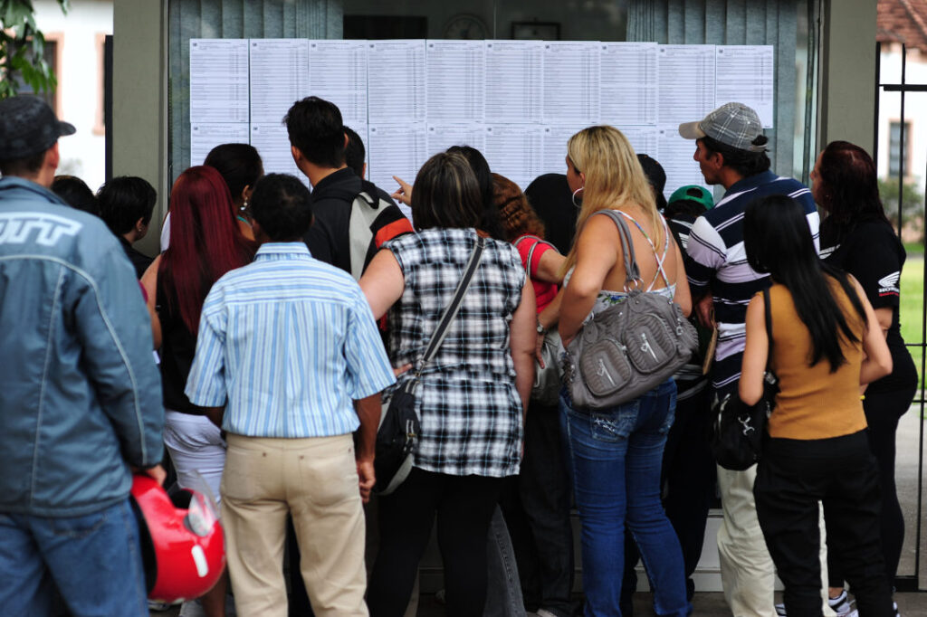 Google registra aumento nas buscas por concurso público e métodos de preparação