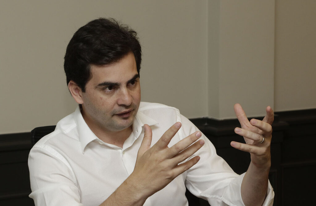 Fábio critica corrupção na prefeitura