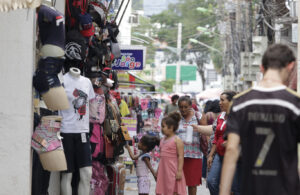 Comércio de rua, cujos empresários dizem estar com pouca confiança