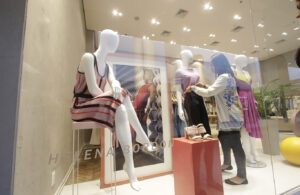 Áreas aquecidas no comércio para contratações temporárias de fim de ano são a oportunidade de quem quer conquistar o primeiro emprego