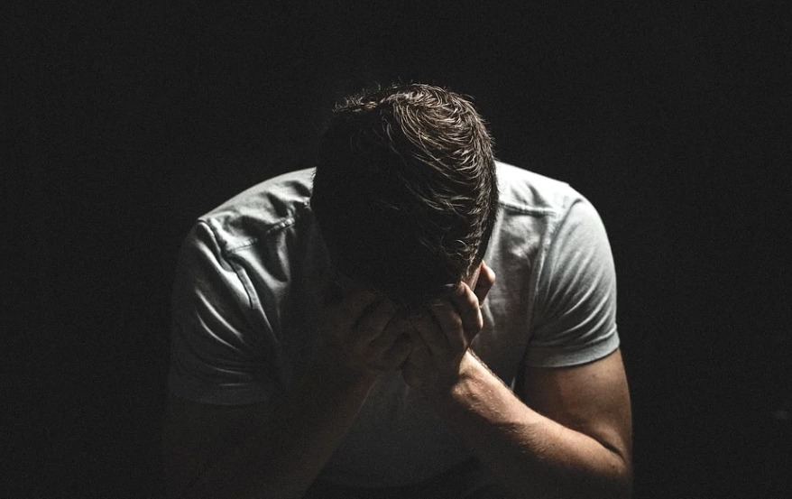 mãe - filho - pauladas - pai