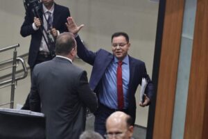 Deputados empossados parabenizam deputado Eduardo Botelho por ser leito presidente da Mesa