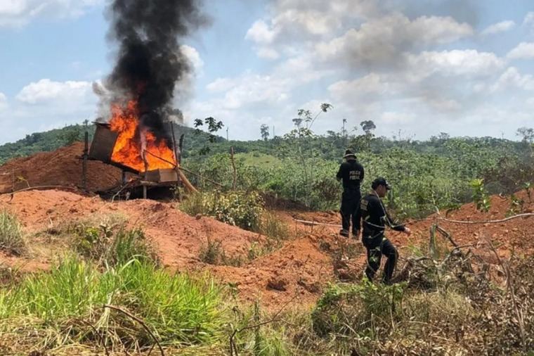 Queima de bens apreendidos - maquinários apreendidos