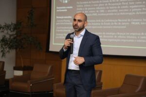 Economista Guilherme Mercês diz que novo imposto proposto pela reforma tributária ficará atrelado a gastos públicos