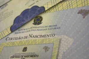 certidão de nascimento - adoção, mãe adotiva e biológica