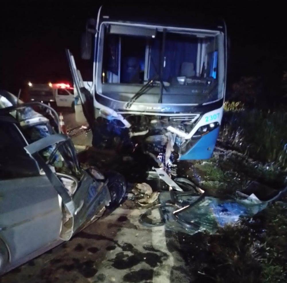 Acidente carro de funerária