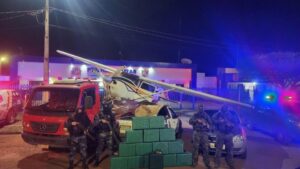 Boliviano preso - aeronave apreendida