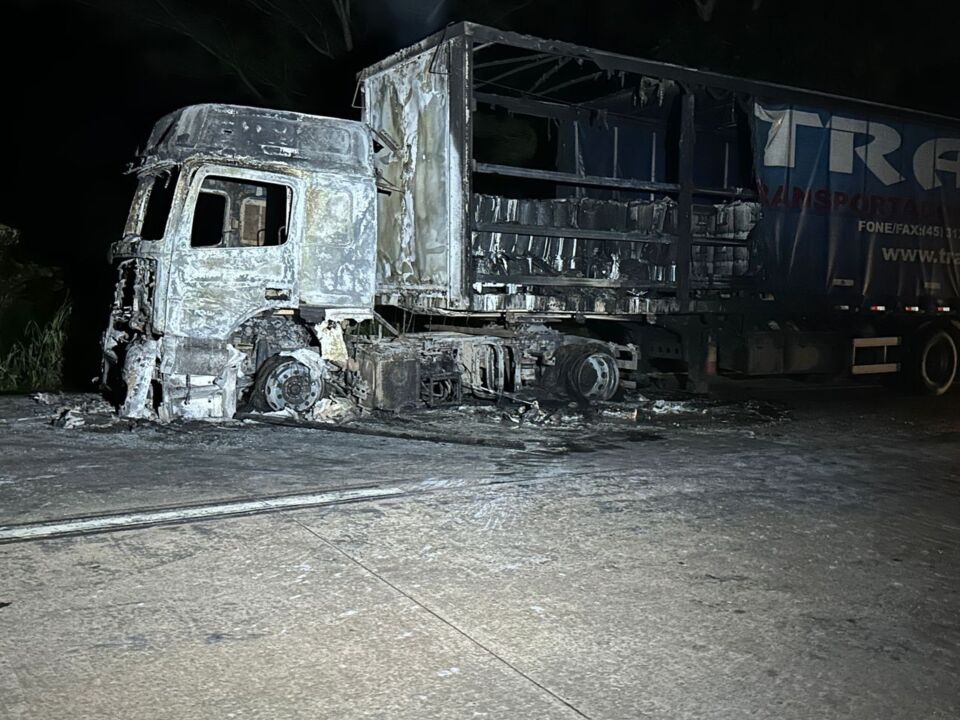 Incêndio carreta Serra de São Vicente (4)