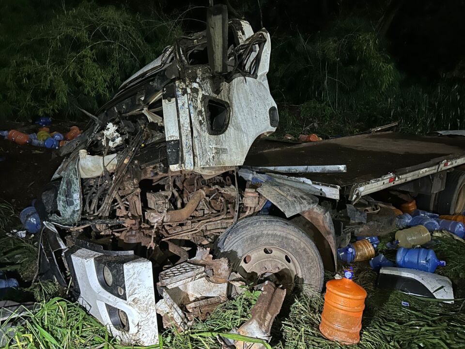 Acidente caminhão de água Serra de São Vicente (3)