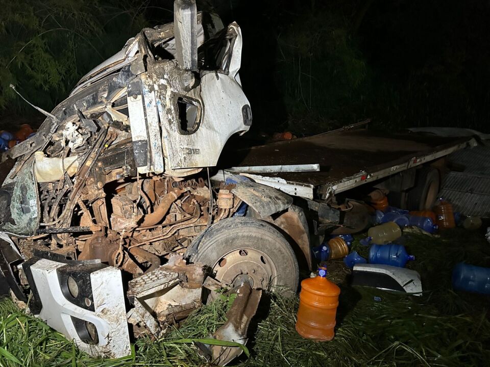 Acidente caminhão de água Serra de São Vicente (3)