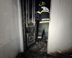 Mulher morre carbonizada