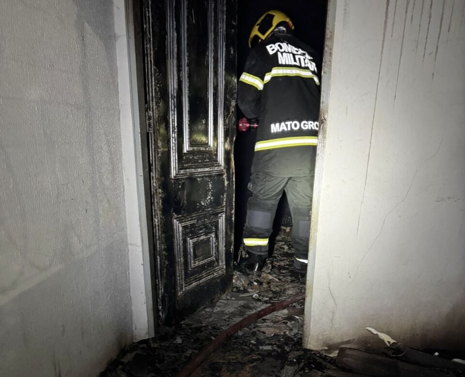 Mulher morre carbonizada