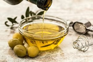 Preço do azeite de oliva subiu tanto que o produto já é chamado de ouro líquido