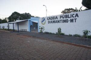 Cadeia Pública de Diamantino - pedreiro preso no lugar do irmão
