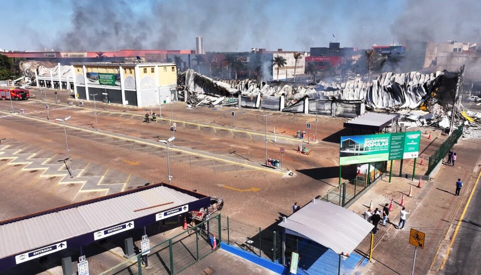 Incêndio Shopping Popular