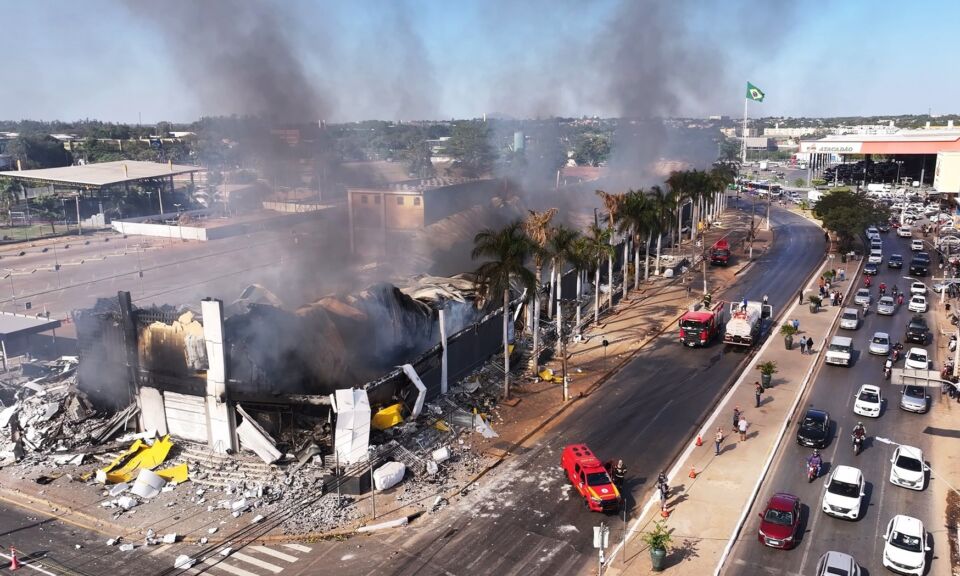 Incêndio Shopping Popular