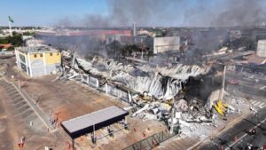 Incêndio Shopping Popular