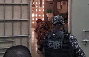 Operação servidores e Comando Vermelho