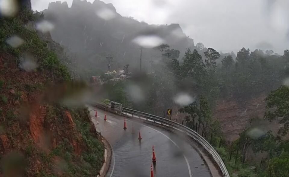 Portão do Inferno Chuva